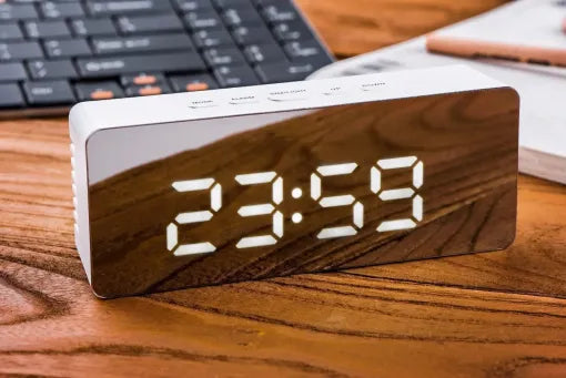 Cyfrowy Budzik Smart Mirror Zegar na Biurko Nocna Lampka