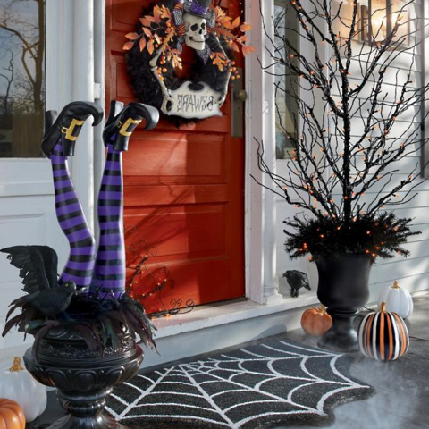 Stawki na nogi czarownicy, zestaw dwóch dekoracji na Halloween do ogrodu