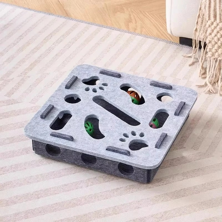 Interaktywny Puzzel dla Kota z Filcu
