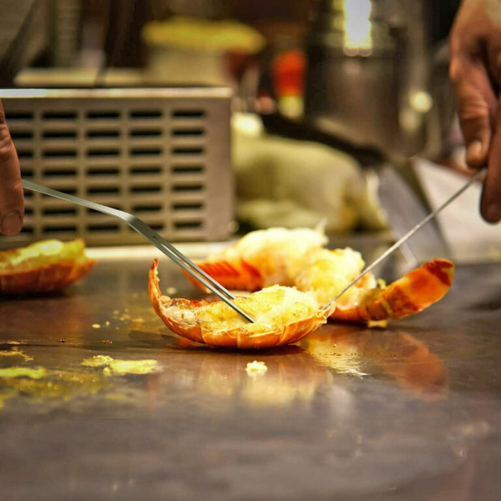Kompletny Zestaw Akcesoriów do Grilla BBQ Wysokiej Jakości 30Cz