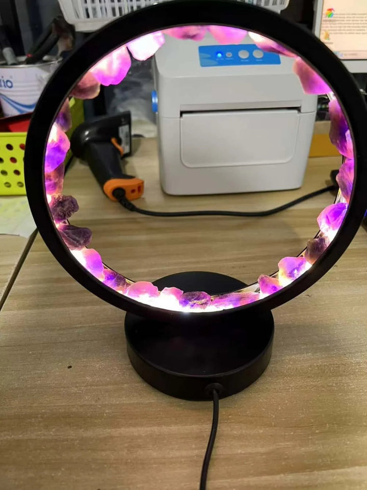 Lampa nocna z kamieniem uzdrawiającym i designem kolumny kryształowej