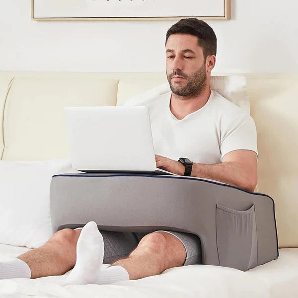 Poduszka do czytania z blatem na laptopa do łóżka