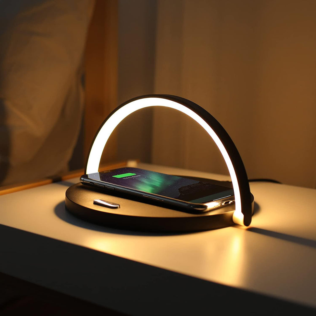 Lampa do ładowania bezprzewodowego dla stylowego oświetlenia i ładowania w jednym