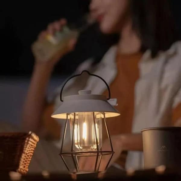 Bezprzewodowa lampa stołowa na zewnątrz z USB