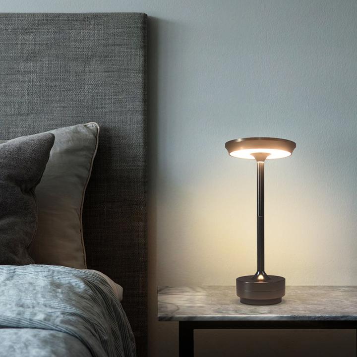 Przenośna bezprzewodowa lampa stołowa - regulowana intensywność światła