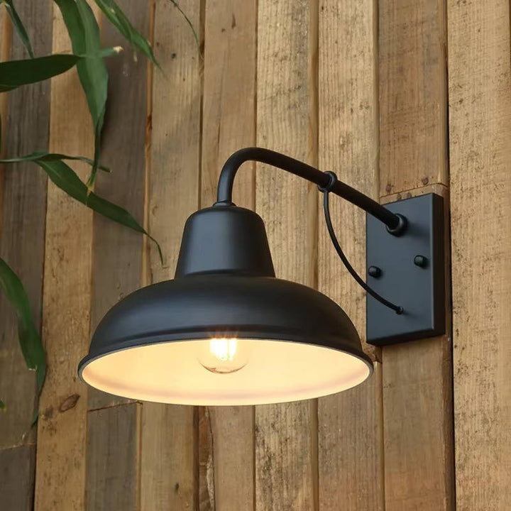 Antyczna Lampa Stodołowa w Stylu Vintage