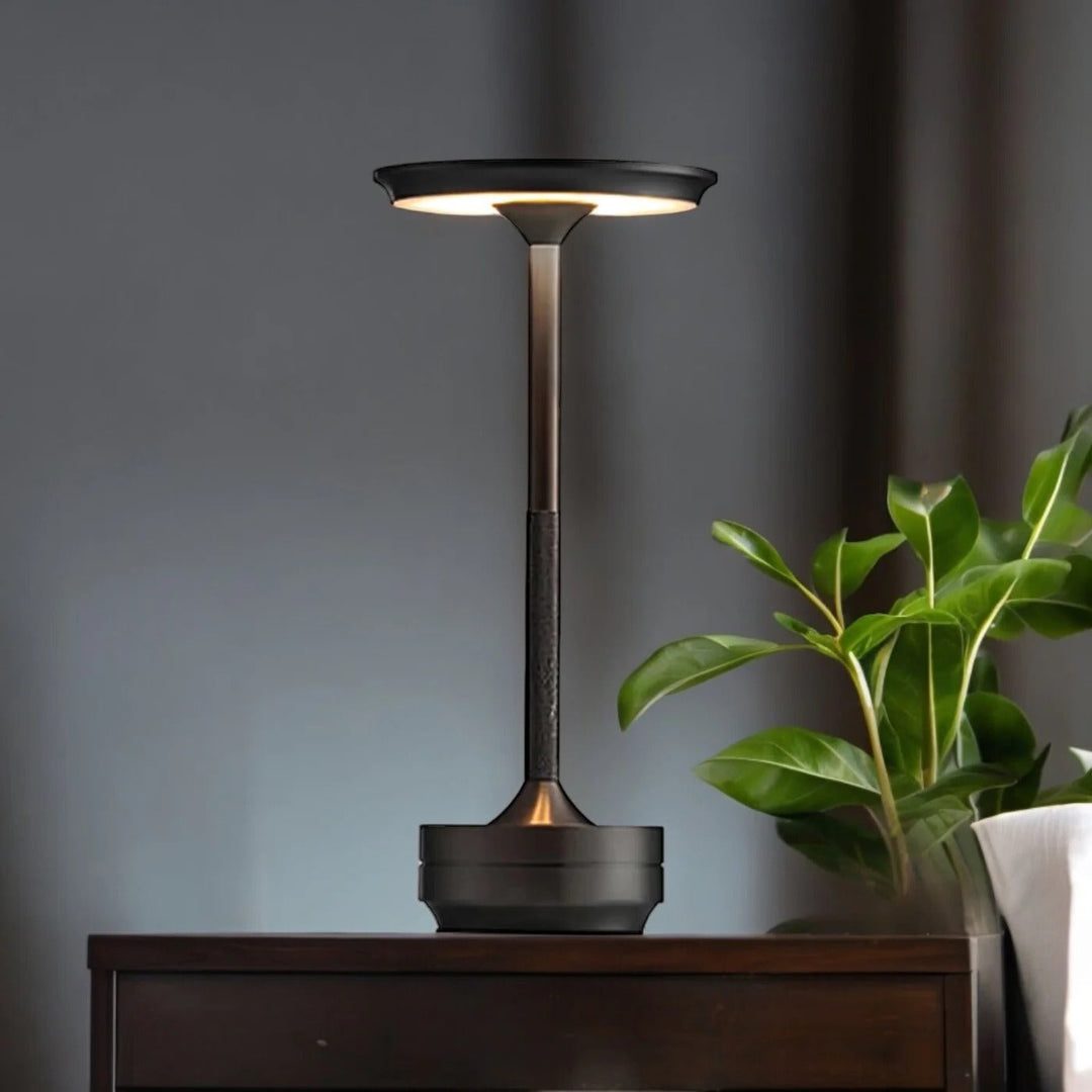 Bezprzewodowa Lampa Stołowa z Dotykowym Sterowaniem i Nowoczesnym Designem Nordyckim