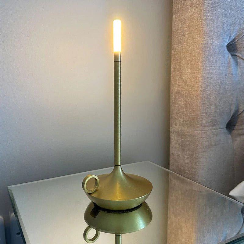 Lampa świecowa bezprzewodowa z aluminium w stylu vintage