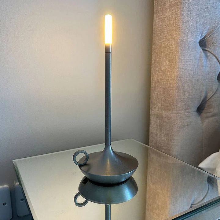 Lampa świecowa bezprzewodowa z aluminium w stylu vintage