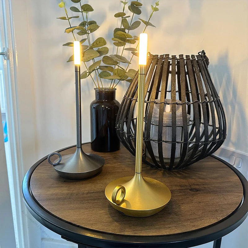 Lampa świecowa bezprzewodowa z aluminium w stylu vintage