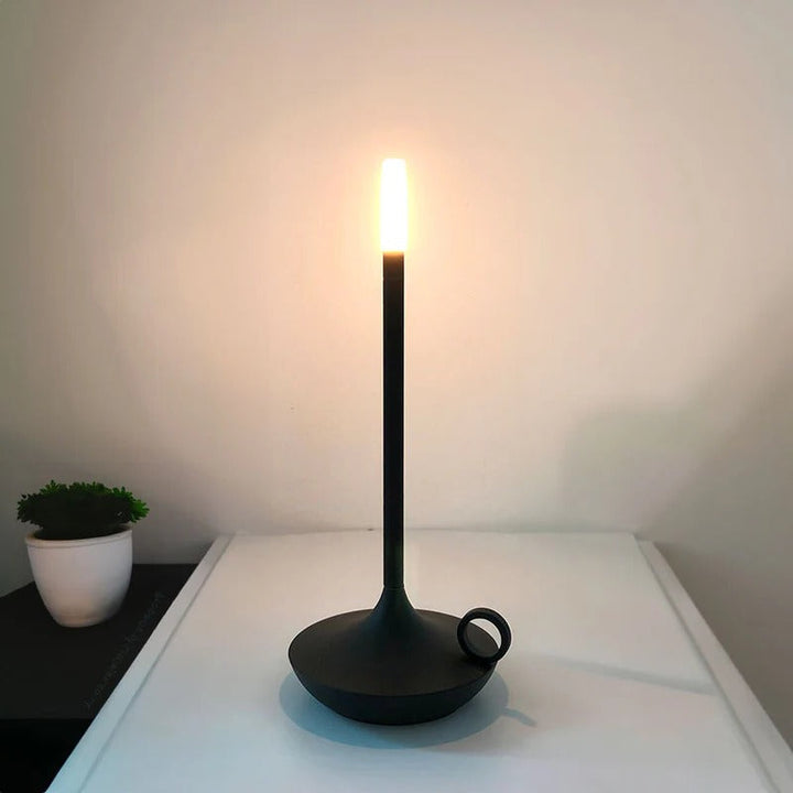 Lampa świecowa bezprzewodowa z aluminium w stylu vintage