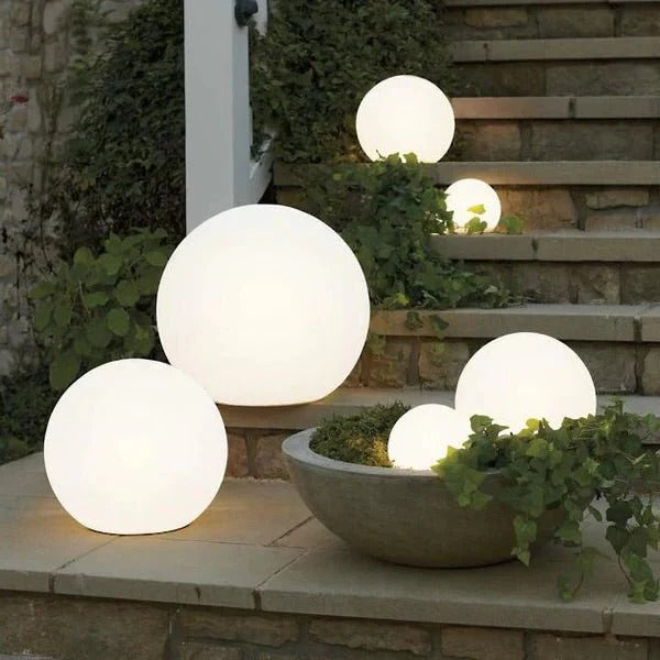 Lampa Globowa na Zewnątrz - Bezprzewodowa, Wodoodporna, Światło LED w 16 Kolorach