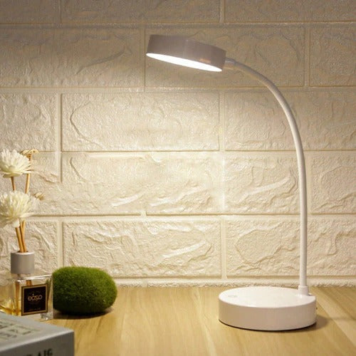 Lampa LED z kontrolą dotykową
