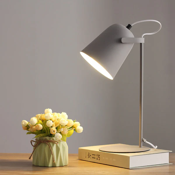 Nordycka Lampa Stołowa w Kształcie Kreatywnego Wiadra z Kolorami Makaronów